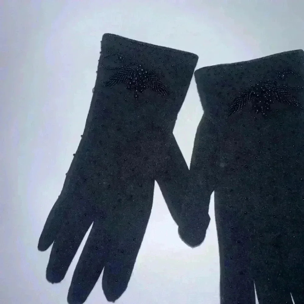 Vintage Women's Beaded Gloves / Black / Fits like Small
